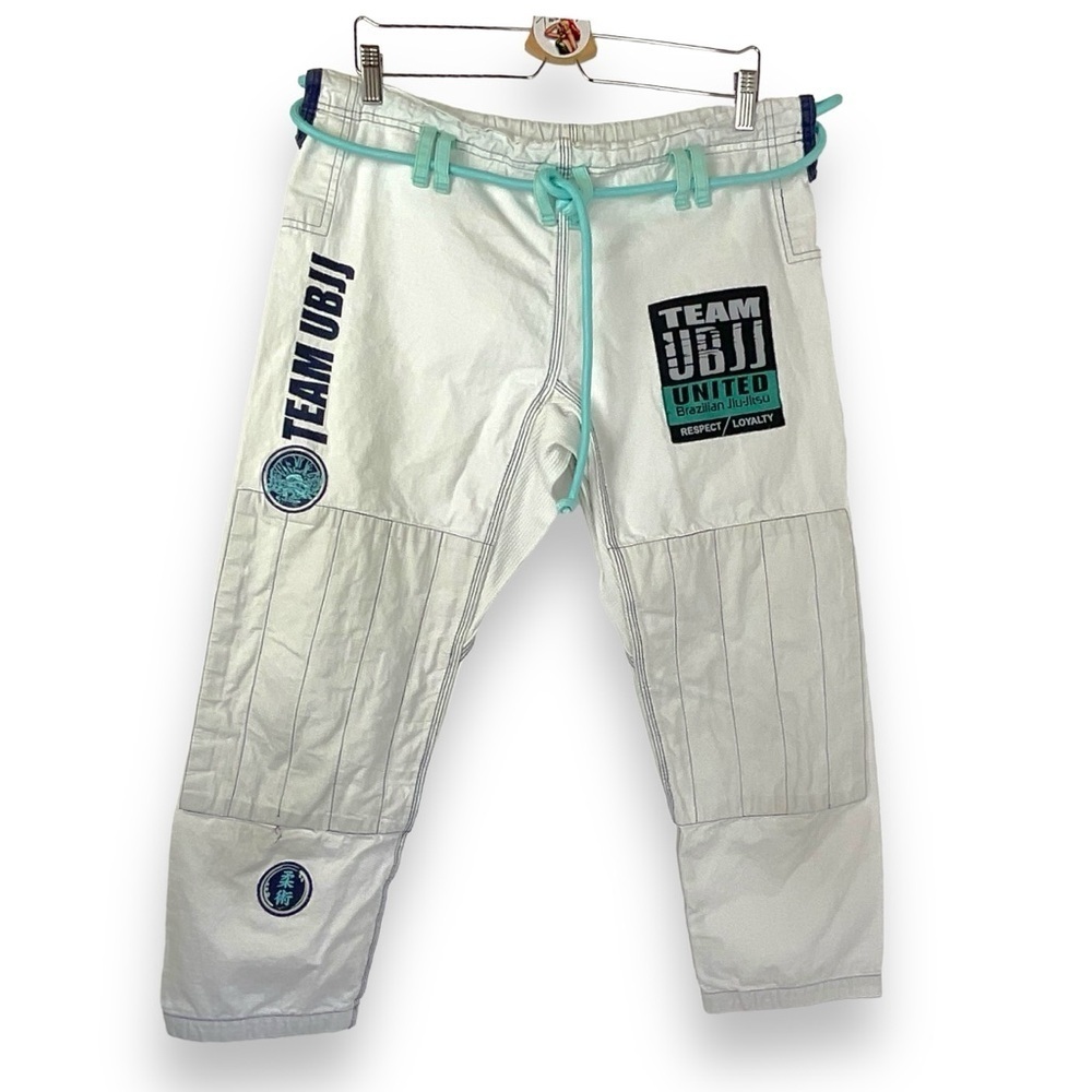 Vintage White and Teal Cropped Pants
